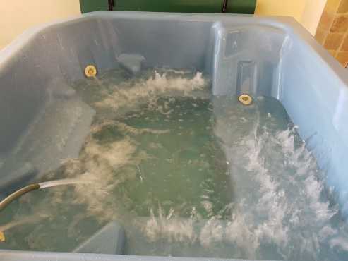 Jacuzzi for sale 6 seater