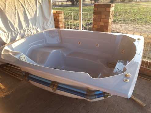 Jacuzzi for sale  no pipes and pumps price neg.