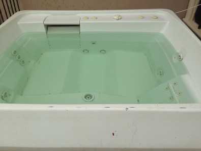 JACUZZI OUTDOOR 4 SEATER