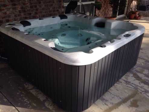 Jacuzzi Spa Tub amp Spa Shower Units