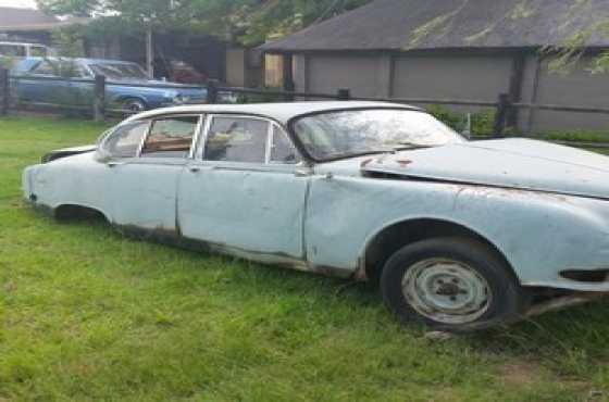Jaguar 420 body