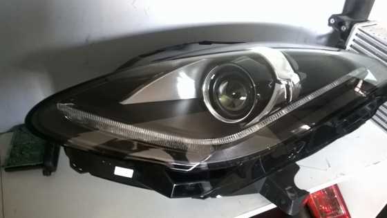 jaguar F type headlight