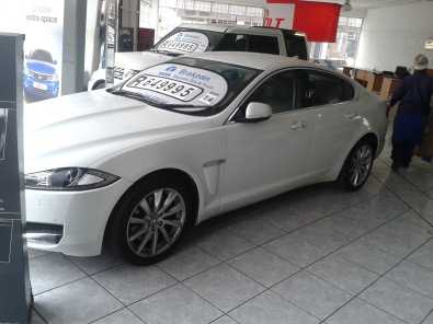 Jaguar XF 2.0 I4 Premium Luxury