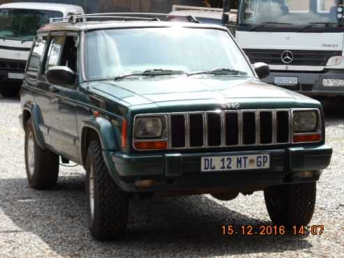 Jeep Cherokee 4.0 Country 4x4