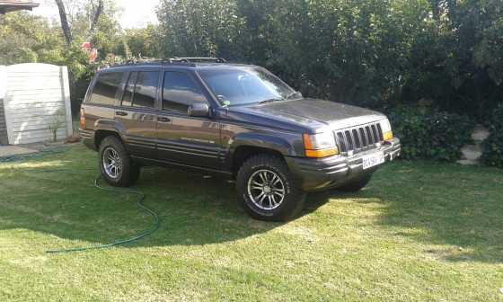 Jeep Cherokee With extras