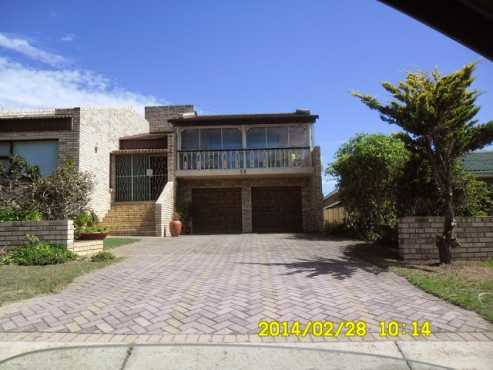 Jeffrey039s bay beachfront holiday house