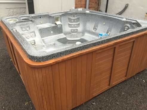 Jets swim jacuzzihot tub