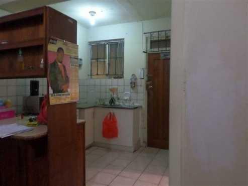 JHB CBD 1bed, bathroom, kitchen, lounge, Rental R2600 on Anderson Street