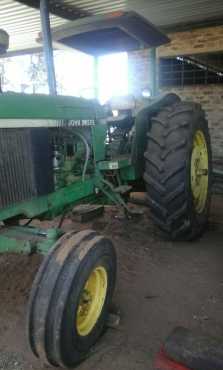 John Deere 3351 4x2 Tractor