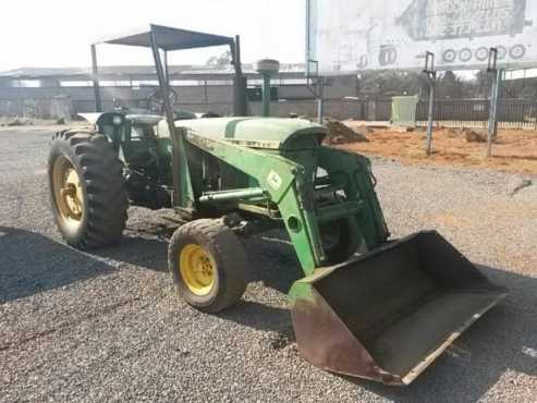 JOHN DEERE 4020 With Loader attachment