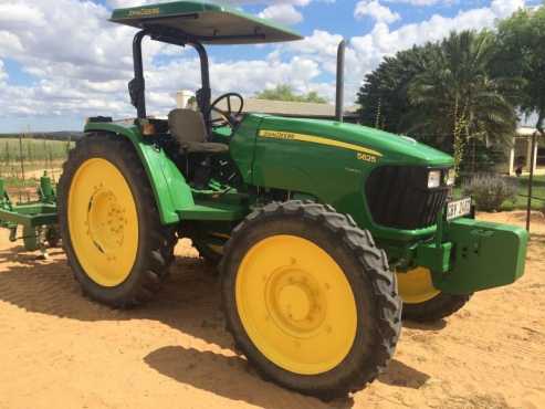 John Deere 5625