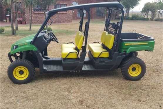 John Deere XUV 550 S4 Tractors