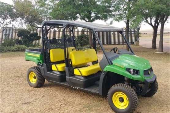 John Deere XUV 550 S4 Tractors