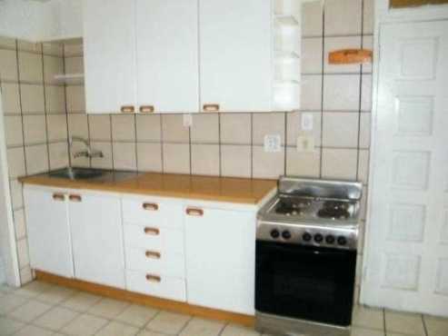 JOUBERT PARK Near Park Station 3bedrooms, bathroom, kitchen, lounge, Rental R5500