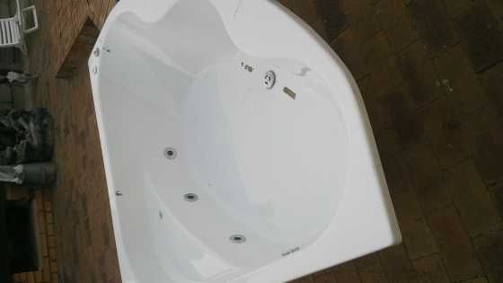 JULIA 6 JET SPA BATH FOR SALE