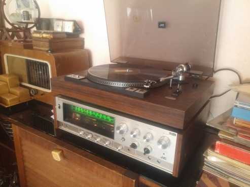 JVC Turntable with Amplifier for SALE