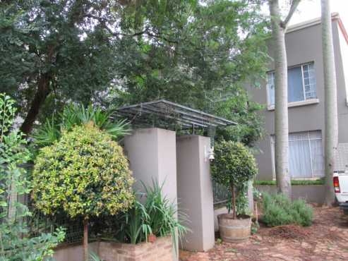 Kameeldrift East Roodeplaat area. 2 Bedroom flat electricity included