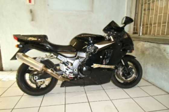 Kawasaki Ninja ZX 12 R , R1560pm No Learners or License Required