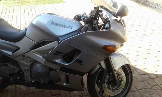 Kawasaki ZZR 400 2006 model