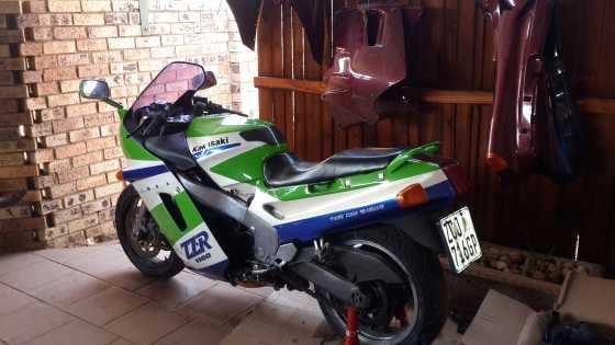 Kawasaki ZZR1100C