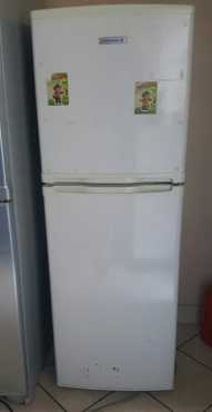 kelvinator 170 litres fridge freezer combi