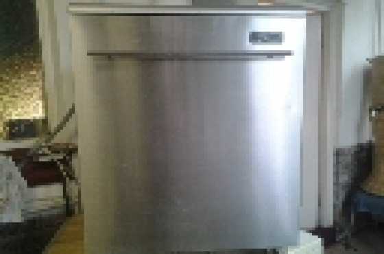 Kelvinator Dishwasher silver