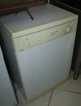 Kelvinator Extreme Clean Dishwasher - second hand.