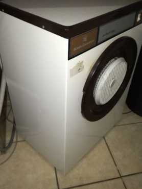 Kelvinator N130 tumble dryer