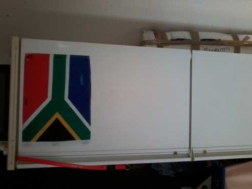 Kelvinator Q736 Fridge bottom Freezer 361l for Sale.