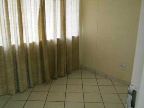 Kenilworth near Spar large 3bedrokmed family home to let for R5500 Call 011057-3631 or 063-2377342