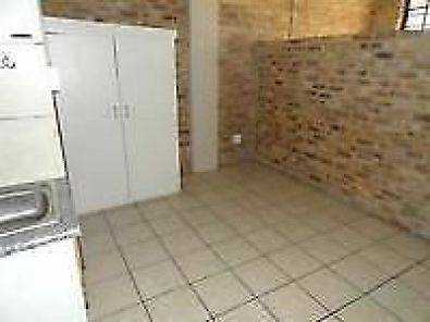 Kensington bachelor garden cottage R2750