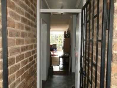 Kew 2bedrooms, bathroom, kitchen, lounge, R5500