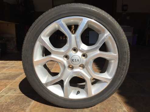 Kia 18quot mags plus Low profile Tyres (Full set)