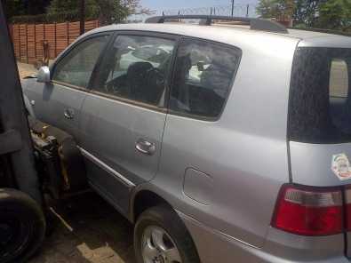 Kia Carens 2.0 crdi now for stripping of parts