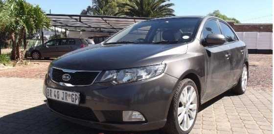 KIA CERATO 2.0 AT