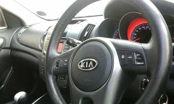 kia cerato 2011 2.0i