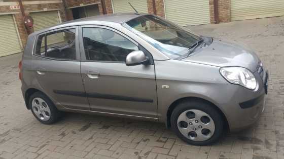 Kia picanto available in R 65 000 Neg contact 0739907569