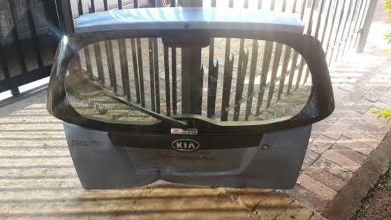 Kia Picanto boot lid