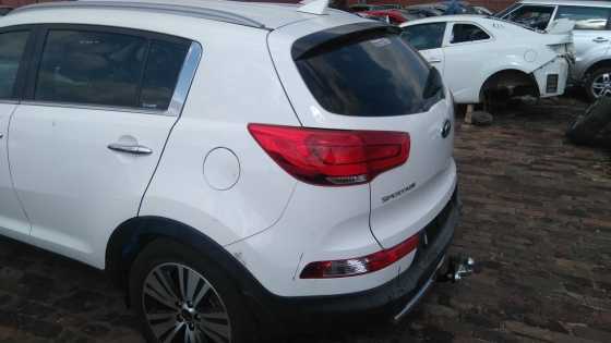 Kia Sportage 2.0 Crdi 4x4 now for stripping of parts  D4HA engine