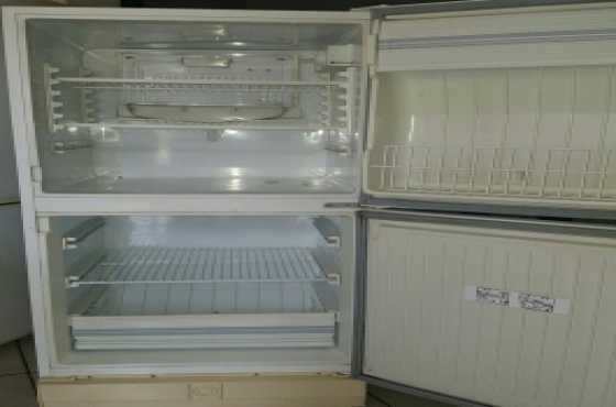 KIC 265L fridgefreezer combo