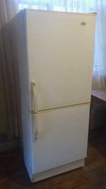 KIC 313 liter fridgefreezer