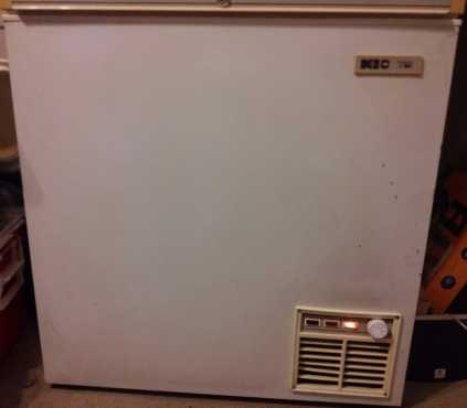 KIC CHEST FREEZER 200l