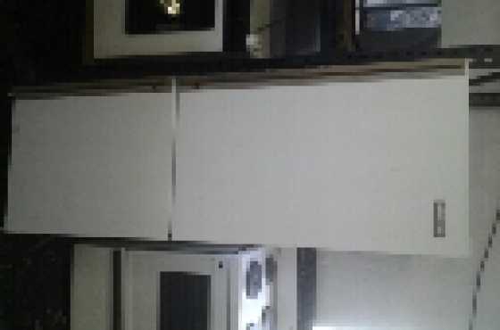 KIC fridge freezer 330l