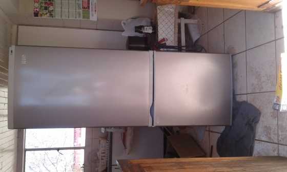 KIC Fridge Silver 270 litre