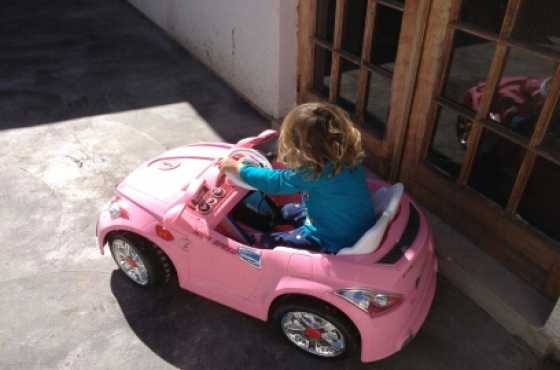 Kids battery operated car