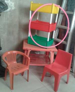 Kids table and chairs