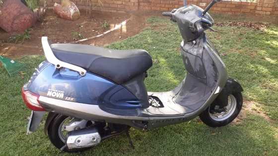 Kinetic Nova 135 Scooter