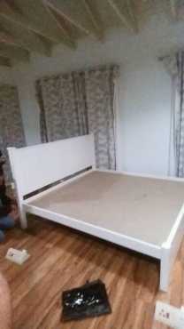 Kingsize exstra length bed met mattress merke op