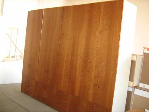 Kitchen - Cherrywood veneer BIC 3,3w wide x 2,6m high in good condition