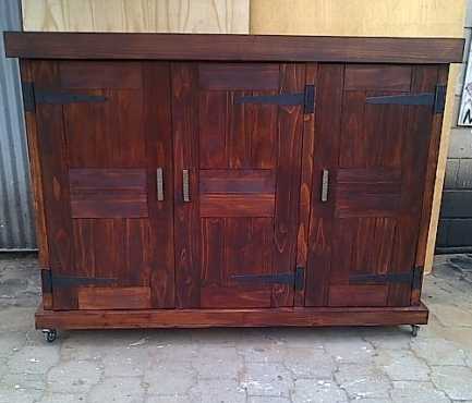 Kitchen Cupboard Farmhouse series 1450 Mobile with 3 doors